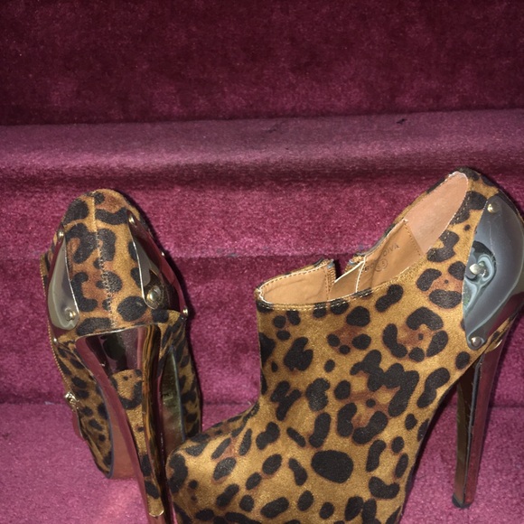 Boots - Booties - Picture 4 of 4